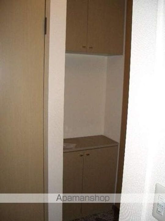 滋賀県草津市東矢倉3丁目の賃貸アパートの玄関