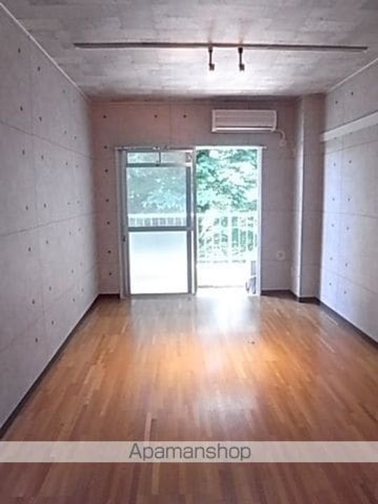 アーバンヒルズテリー311の居間