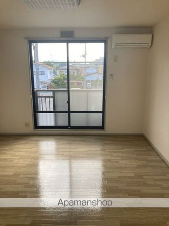 コスモハイムD202の居間