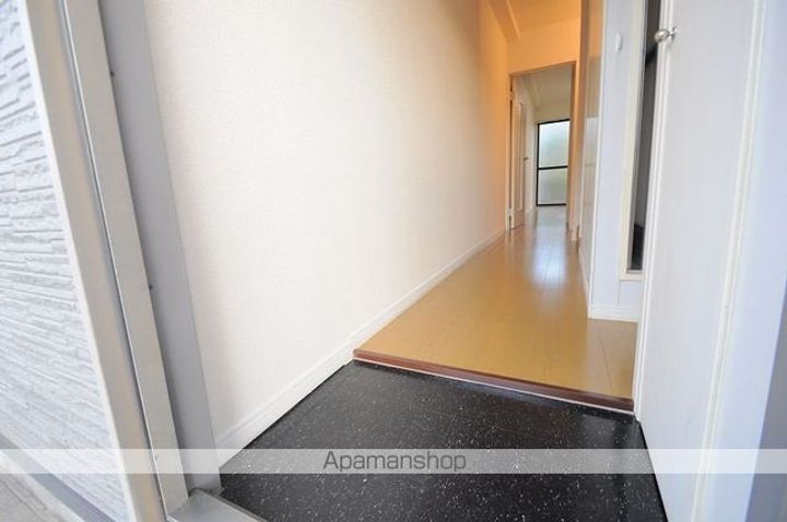 レオパレス吉原106の玄関