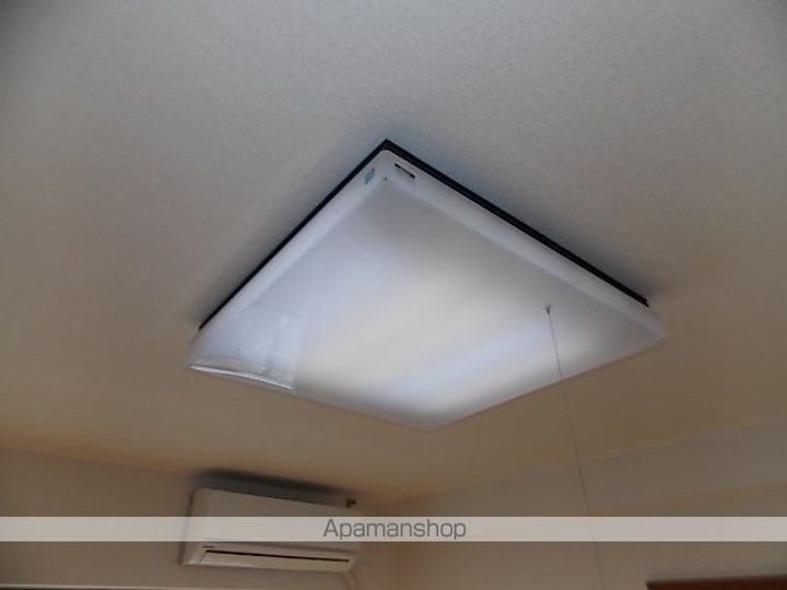 愛知県丹羽郡大口町余野1丁目の賃貸マンションの内装