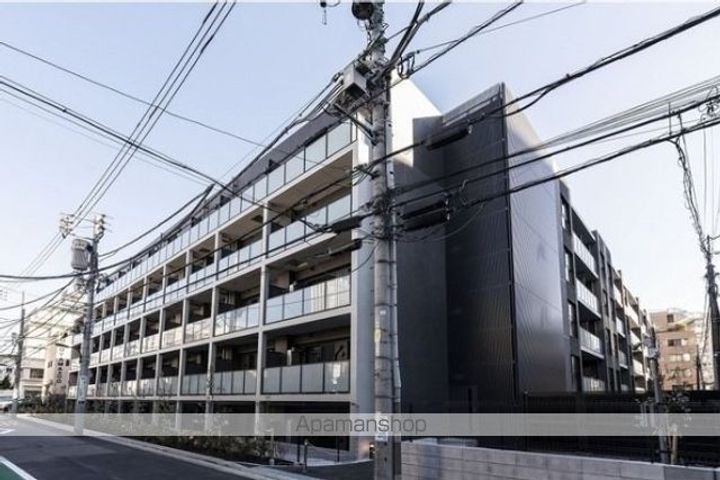 LIBR GRANT 四谷三丁目の外観