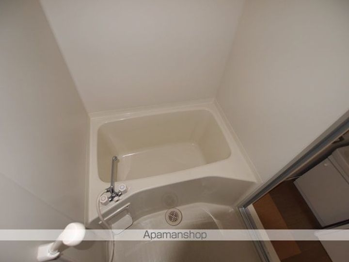 レオパレスルミエール高出107の風呂