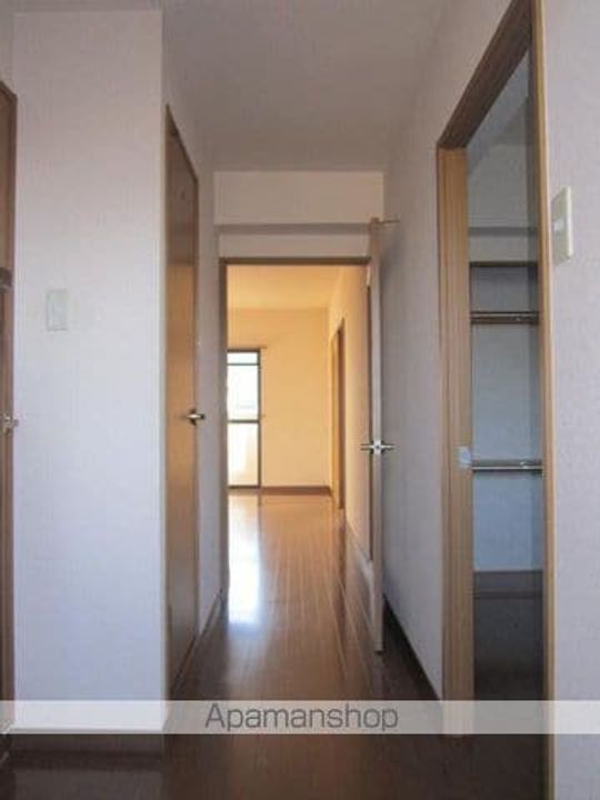 香川県坂出市横津町2丁目の賃貸マンションの玄関