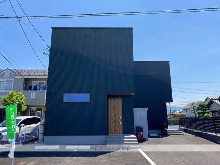 アルバー日之出B棟の外観
