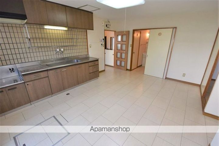 エステートピアT301の居間