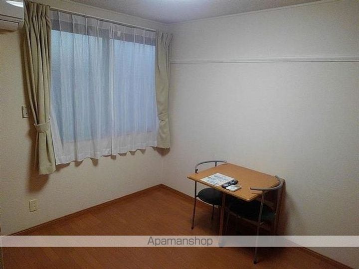 レオパレス英俊の居間