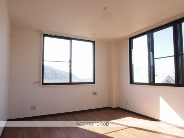 レッドウィングマンション301の居間