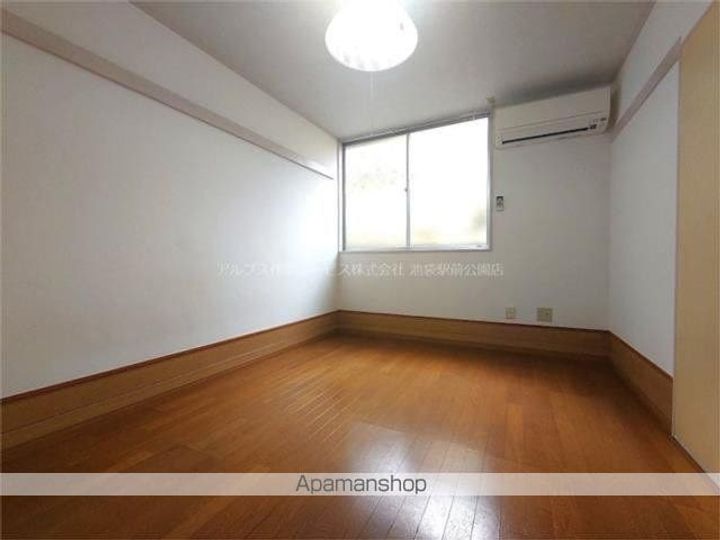 イトーハイツ沼袋1Bの居間