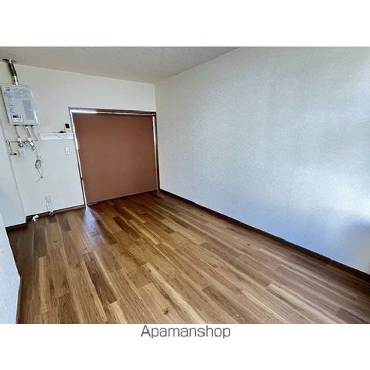 第21日研ハイツ102の居間