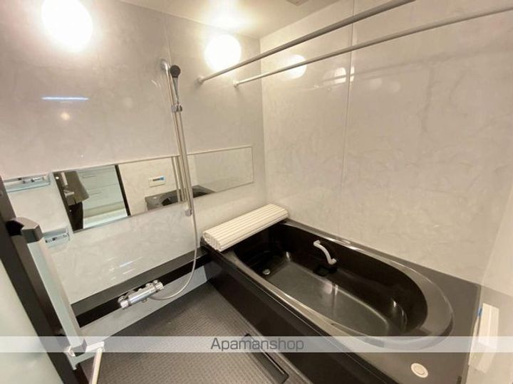 WAKURAS堰場105の風呂