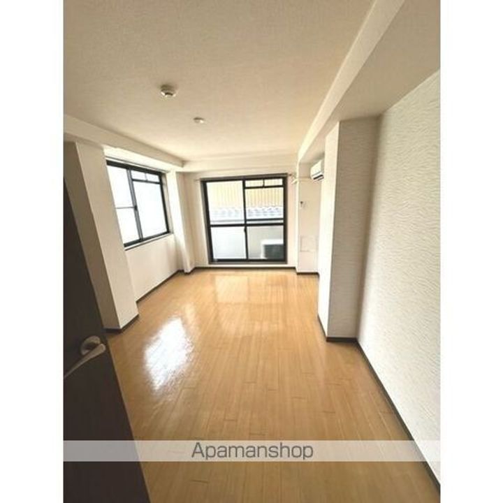 グランドシャトーK1の居間