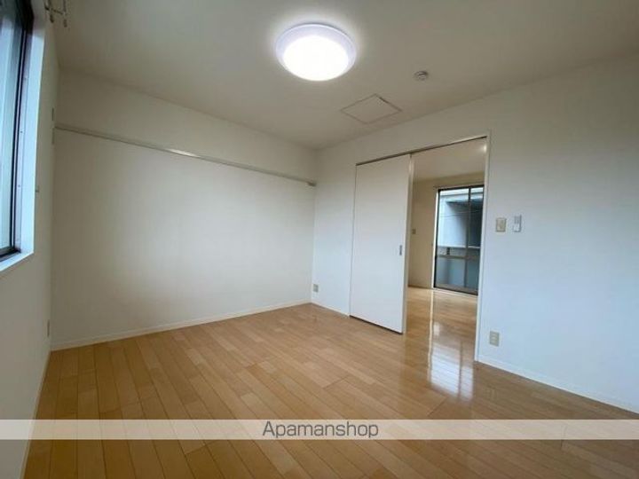 香川県高松市松縄町の賃貸アパートの内装