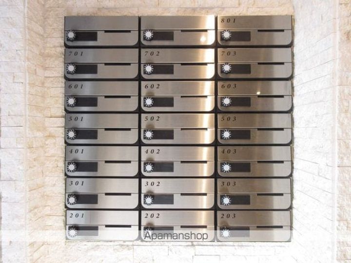 ドエル中野702の外観