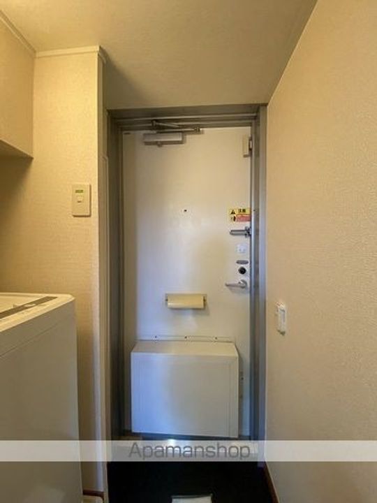 レオパレス若柳の玄関