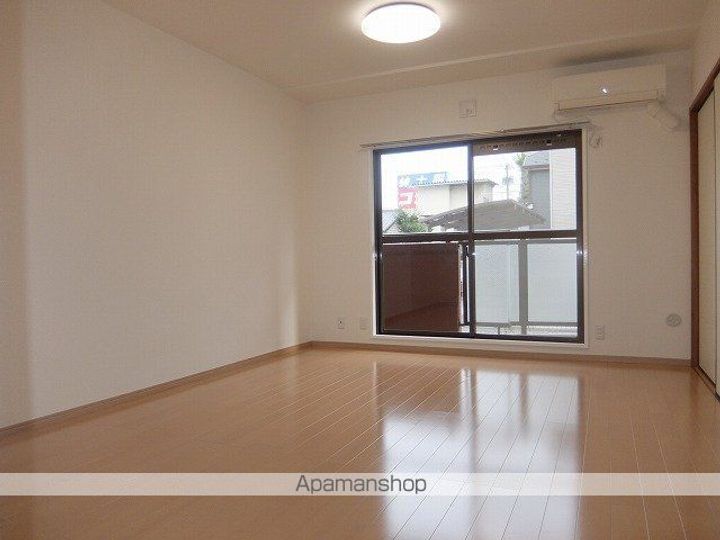 アーク河辺の居間