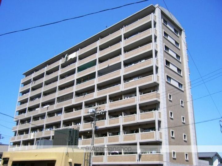 愛媛県新居浜市泉宮町の賃貸マンションの外観