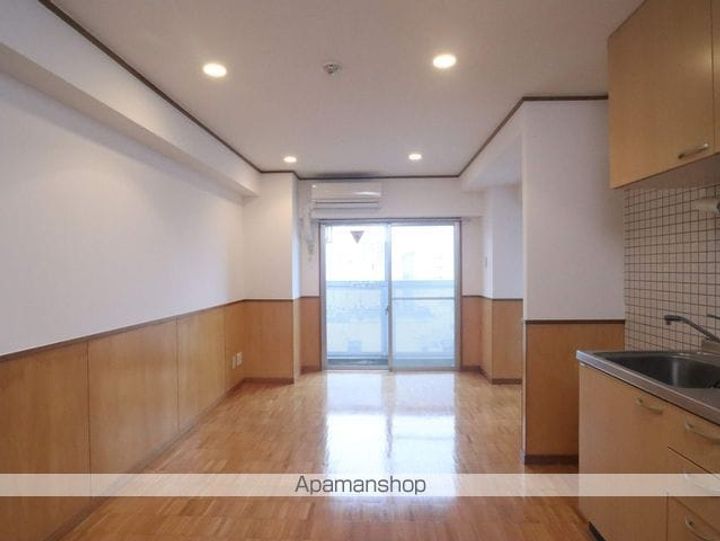 愛知県名古屋市昭和区紅梅町3丁目の賃貸マンション7Aの居間