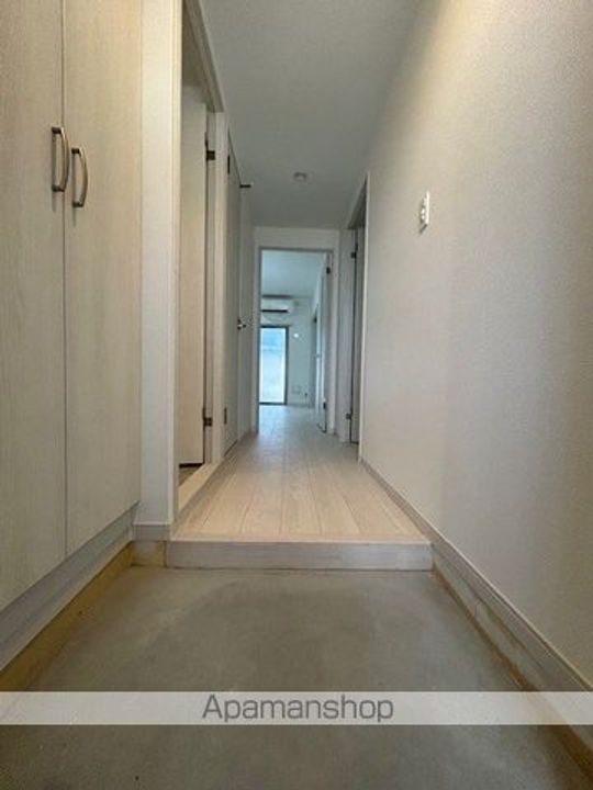 福岡県福岡市東区原田4丁目の賃貸マンションの玄関