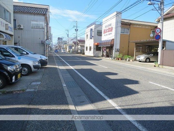 ハウスパーシモンⅢの周辺