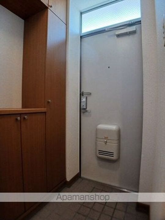 エコハウス IG B棟の玄関