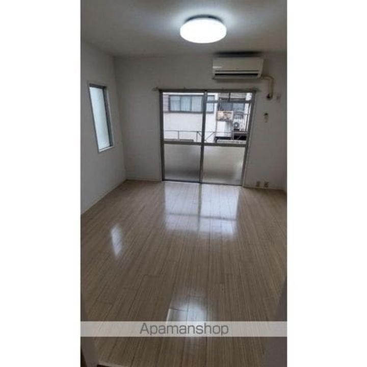 愛知県名古屋市瑞穂区川澄町3丁目の賃貸マンション3Cの居間