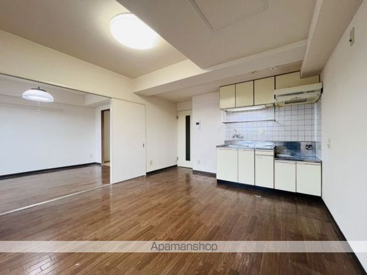 メゾンパティオリーブル豊川の居間