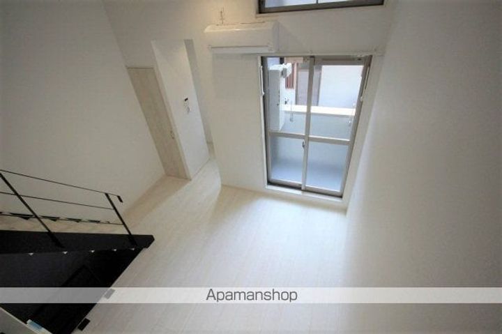 CB香椎フィオーレ102号室の居間