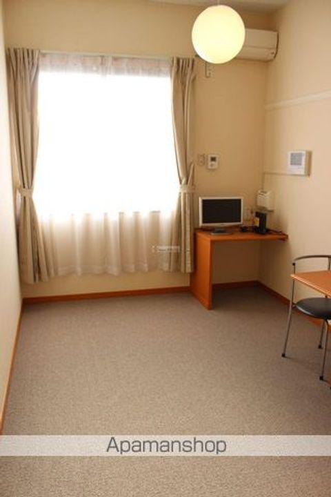 レオパレスフクチⅡ205の居間