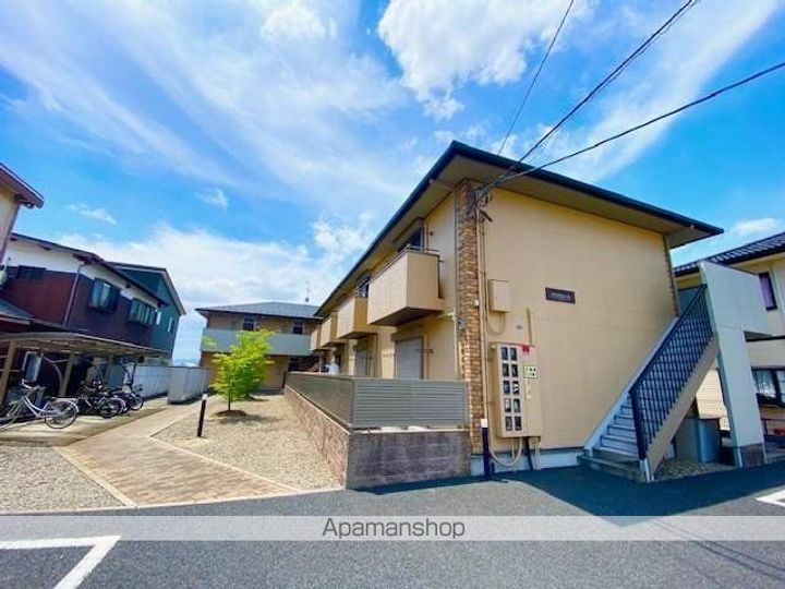 滋賀県東近江市沖野2丁目の賃貸アパートの外観