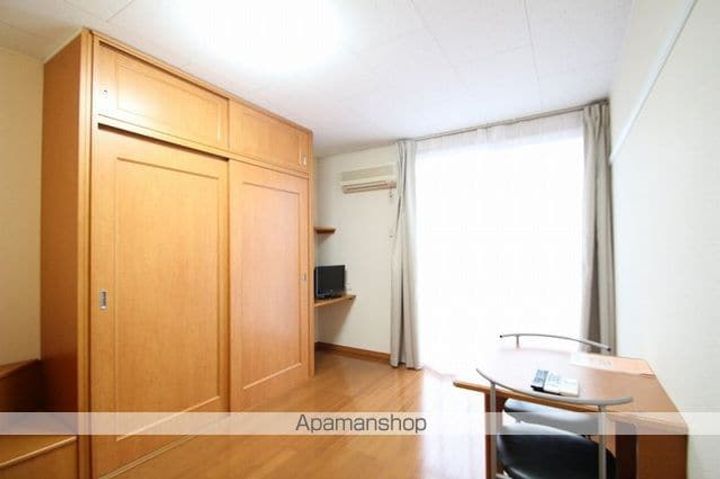 レオパレスHSB見沼の居間