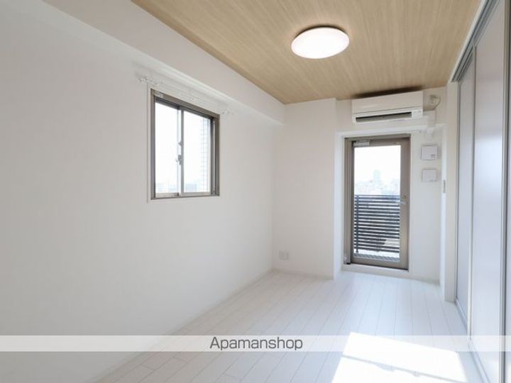 愛知県名古屋市中区伊勢山2丁目の賃貸マンションの居間