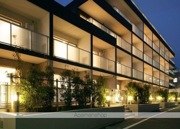 東京都渋谷区本町1丁目の賃貸マンションの外観