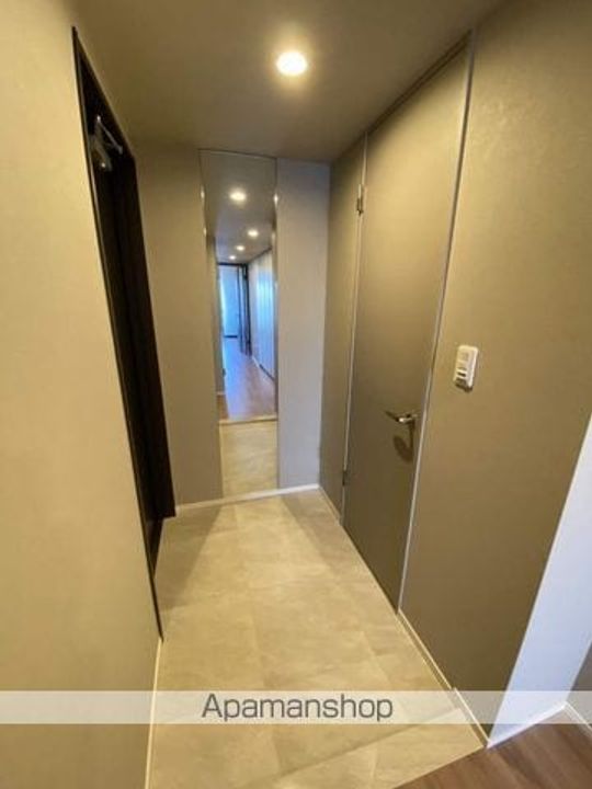 シーズンフラッツ上杉の玄関