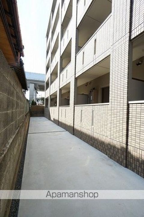 タウンヒルズ草薙201の外観