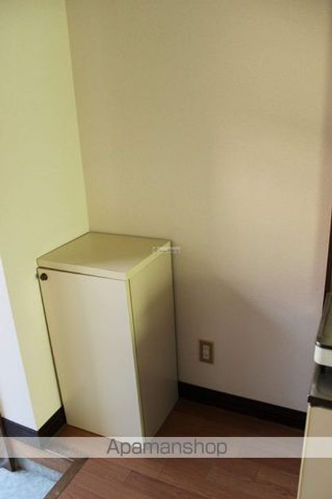 広島県尾道市栗原町の賃貸アパートの玄関