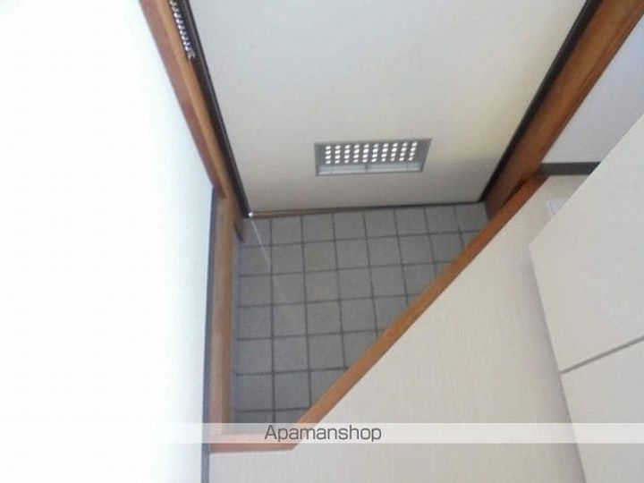 サンライフ福井の玄関