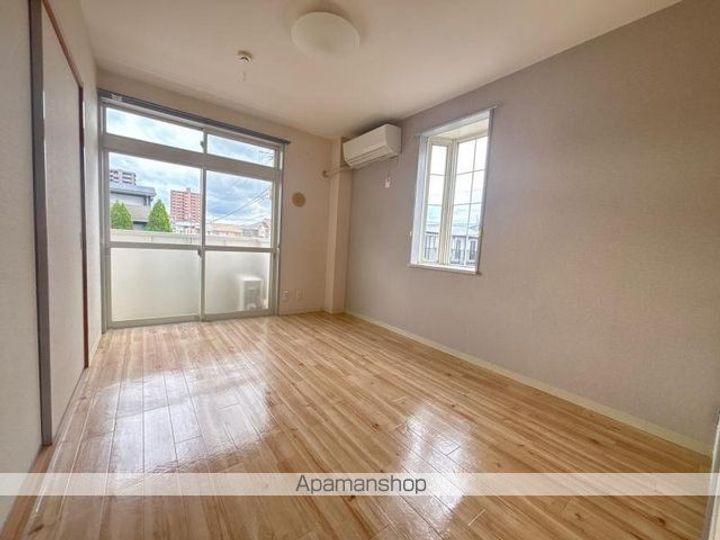 シャルムMA204の居間