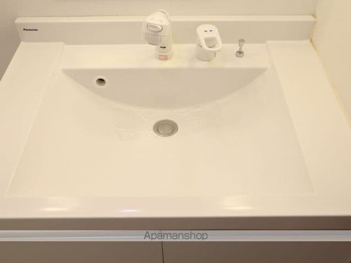 愛知県名古屋市中区松原2丁目の賃貸マンションの内装