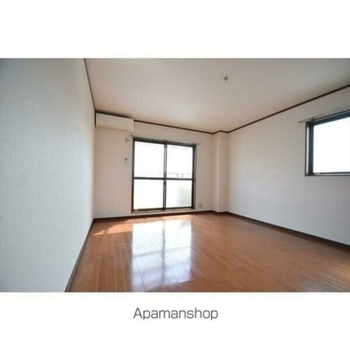 EARTHY VILLAGE301の居間