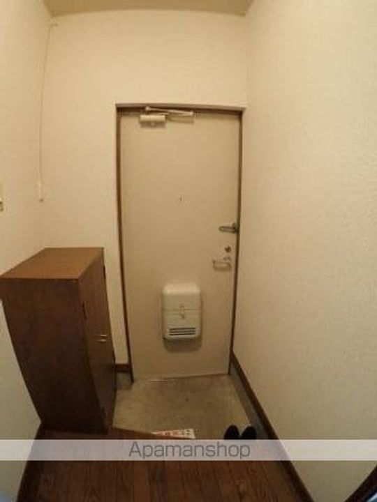 サンハイム関新101の玄関