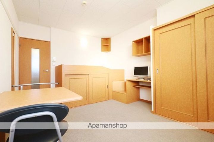 レオパレス高宮 K2210の居間