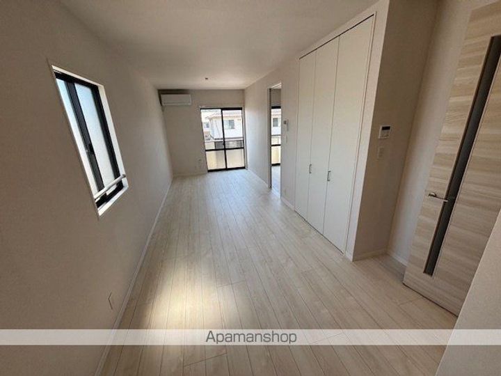 ランドマーク戸ノ内D205の居間