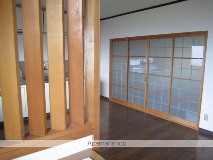 長野県松本市波田の賃貸アパートの居間