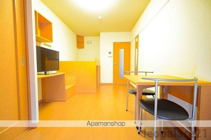 大阪府堺市北区百舌鳥陵南町3丁の賃貸アパートの居間