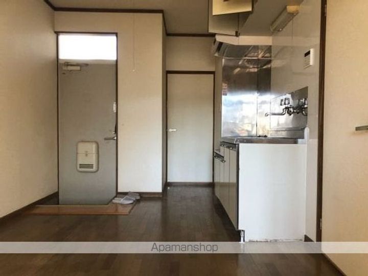 メゾンド藍Dの玄関