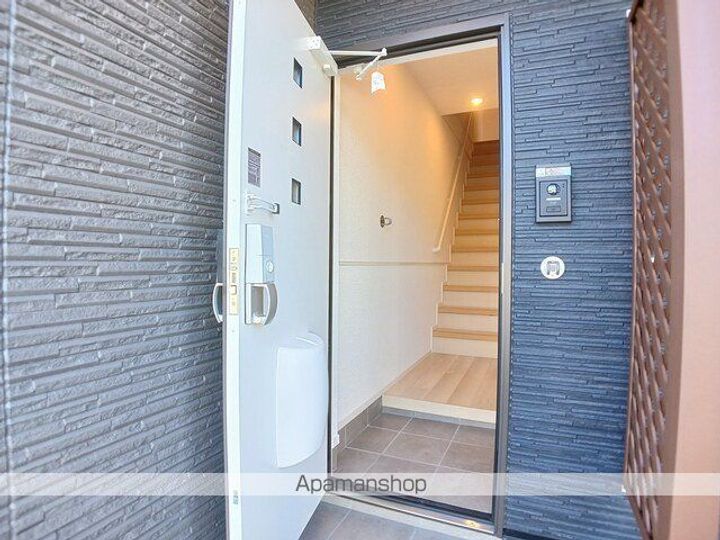 プリムローズ Aの玄関