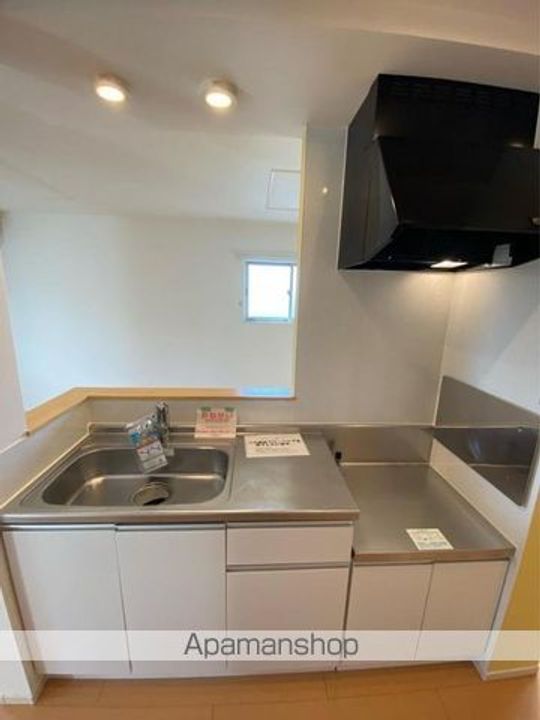 香川県高松市小村町の賃貸アパートのキッチン