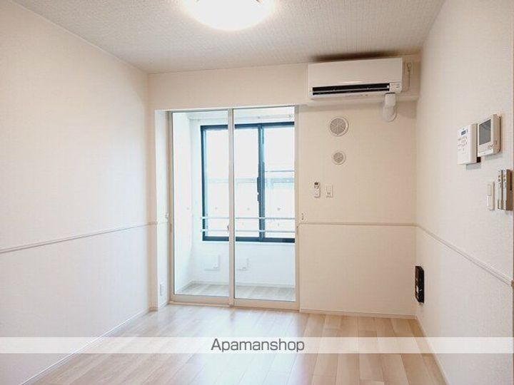 フィーカ・フォレストの居間