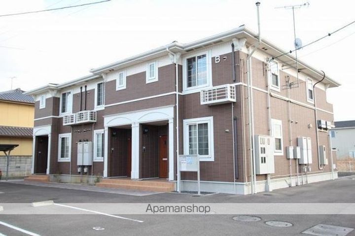 香川県高松市円座町の賃貸アパートの外観